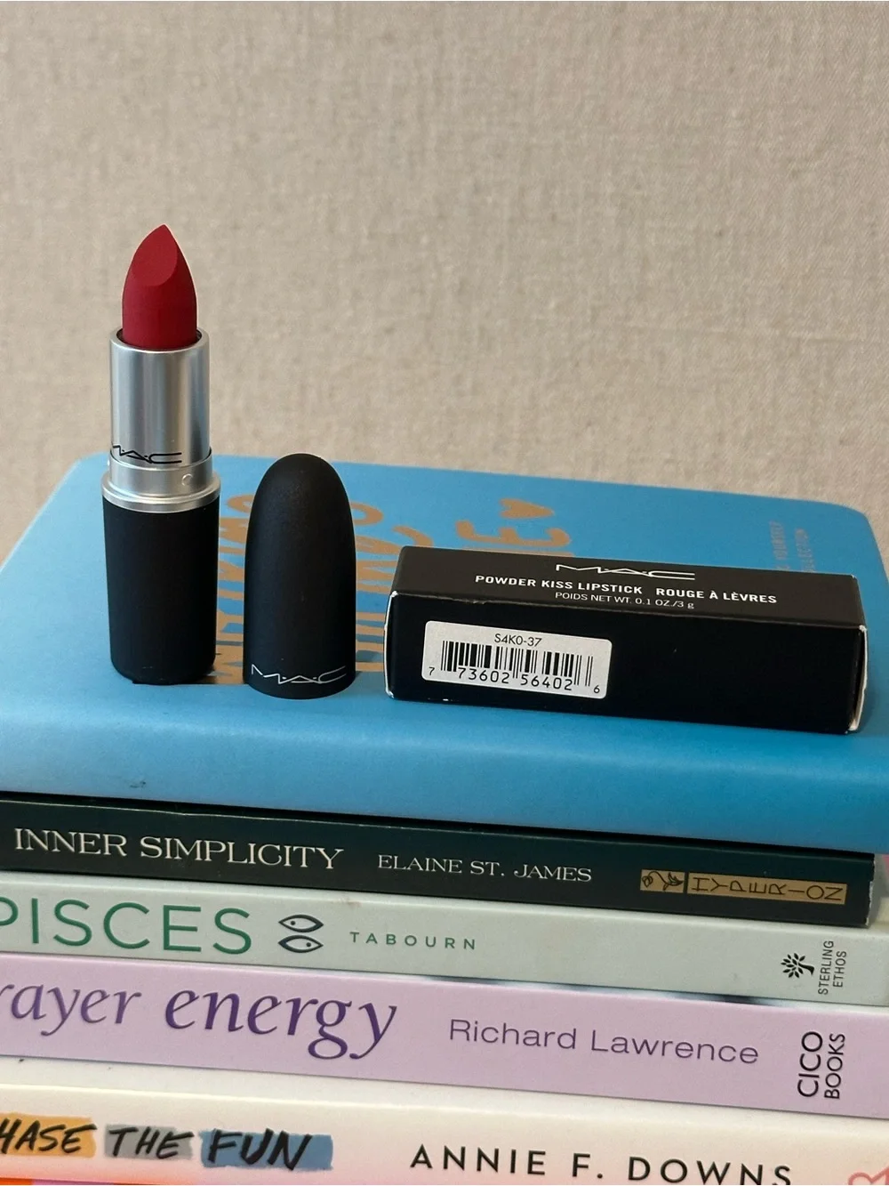 MAC Cosmetics Matte Lipstick in Bold Red (Werk, Werk, Werk 922)